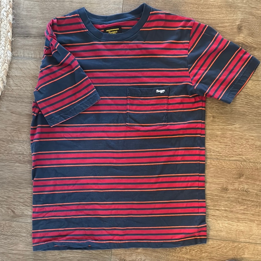 Men’s medium seager T-shirt with pocket.  Stripe